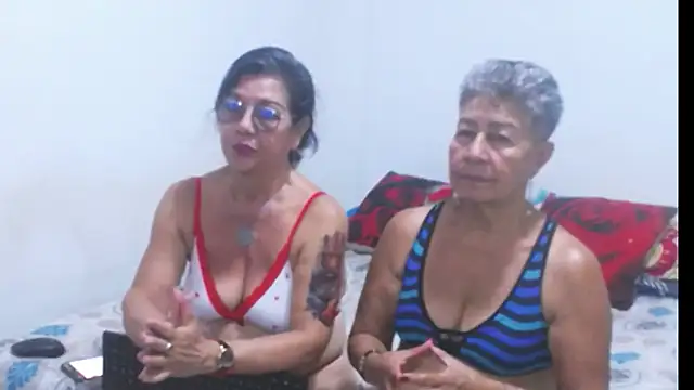 sexycristina_2 (Ask my age) - hazme feliz cariño