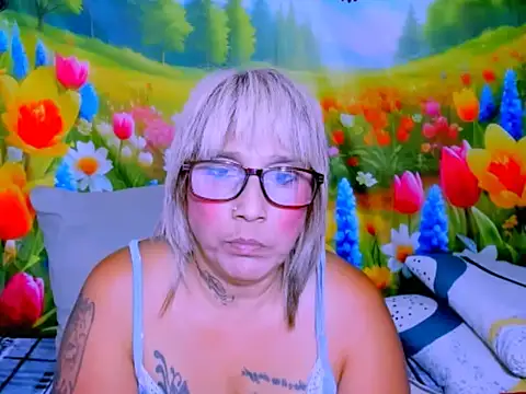 indianroxy webcam