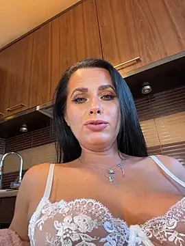 Hotmomcheckk_ webcam