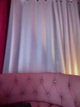 LeylaKnox webcam