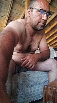 masculine_bear_daddy webcam