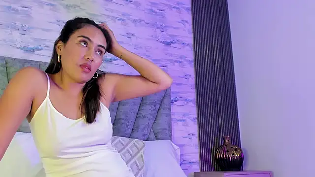 AliceeGordon live cam on Stripchat