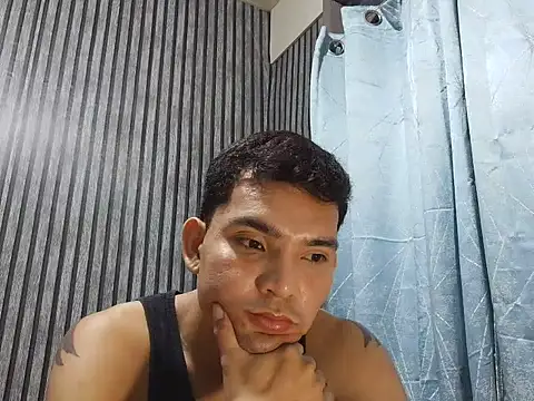 moremoreguys webcam