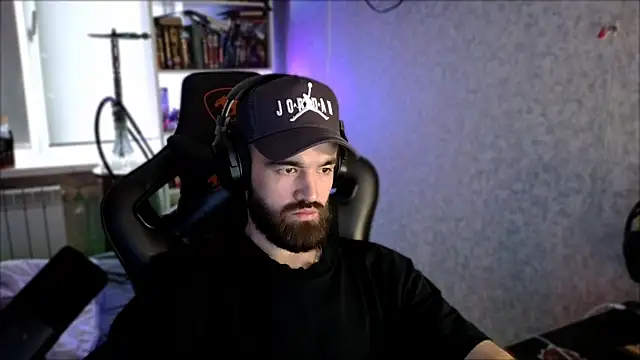 _Serious_Man webcam