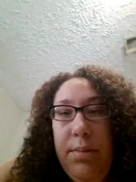 Theplayfulbbw webcam