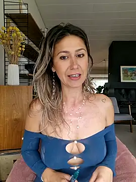 CelynaRoss webcam