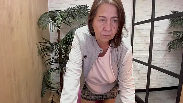 lindapassionate - LindaPassionate's free webcam - UK Sex Cams