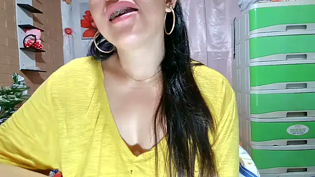 Filipina_Desire webcam