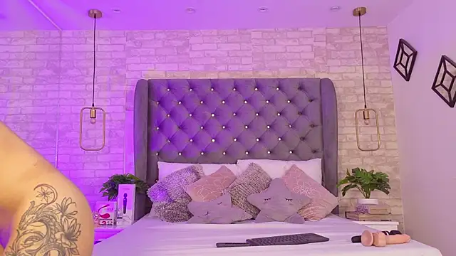 pauvega_ - PauVega_'s free webcam - UK Sex Cams