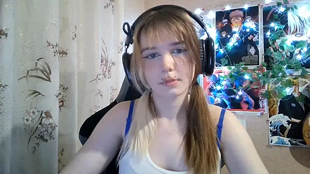 MilaTyan webcam