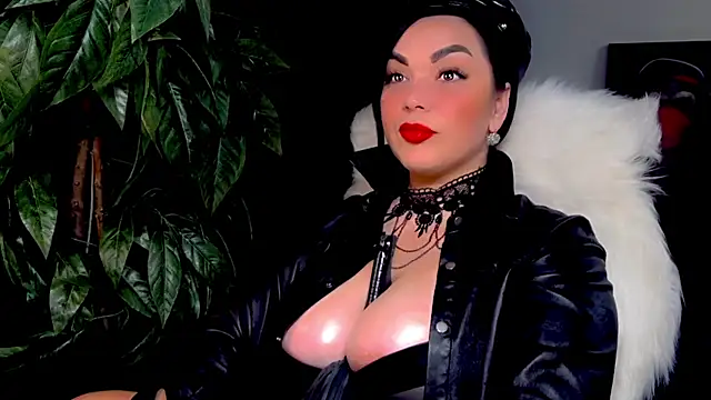 QueenOfUrKink webcam