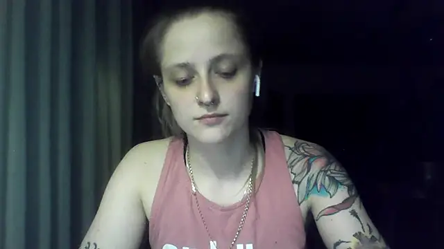 LeaWetGirl webcam