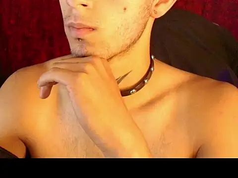 dark_men1 webcam