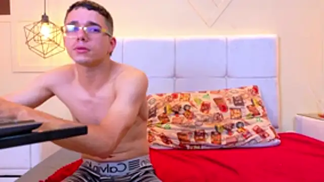 ZoeANDAlex_ webcam