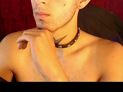 dark_men1 webcam