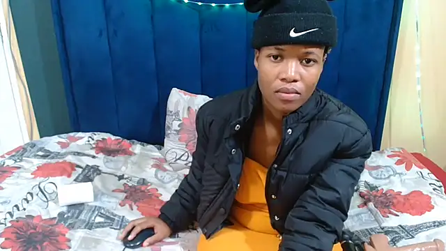 HotCreamyTea webcam