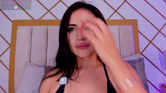 ZaraVesari webcam