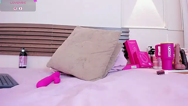 mia_gold_ webcam
