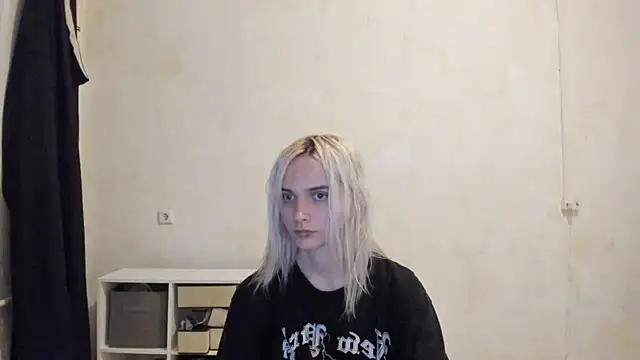 LanaCute webcam
