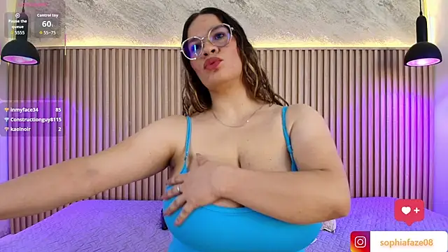 big_tits_in_your_face webcam