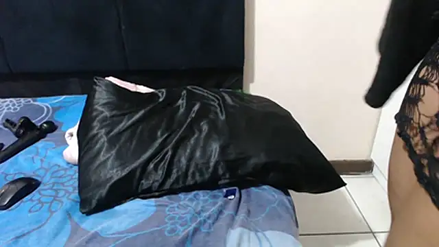 SweetHotBabby18 webcam