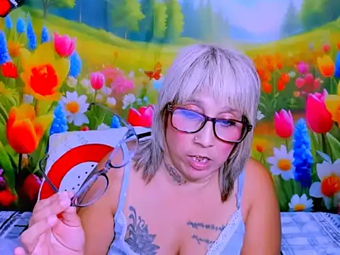 indianroxy - Indianroxy's free webcam - UK Sex Cams