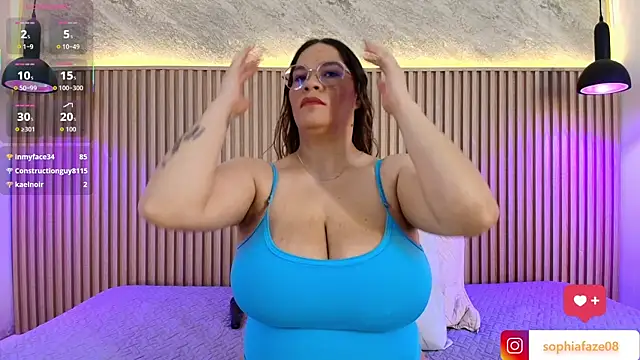 big_tits_in_your_face webcam