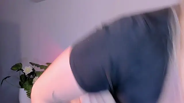 NicoleDiior webcam