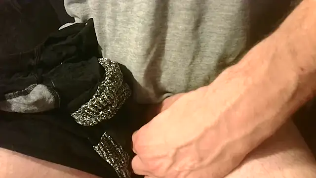 T0Yforeskin webcam