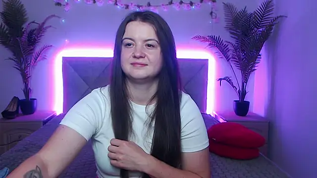 MavkaCute webcam