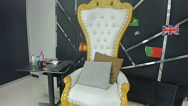Aisha_hotts777 webcam