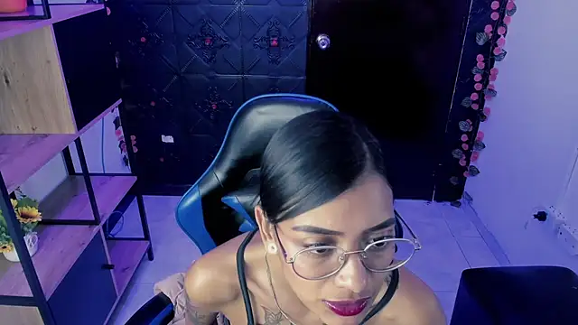 KarlaSlutSkinny__ webcam