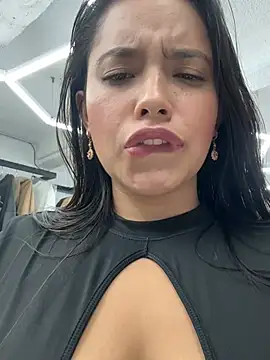 Miss_Bella_Flame webcam