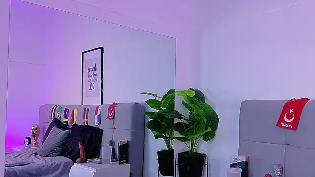Nicolee_Saint webcam