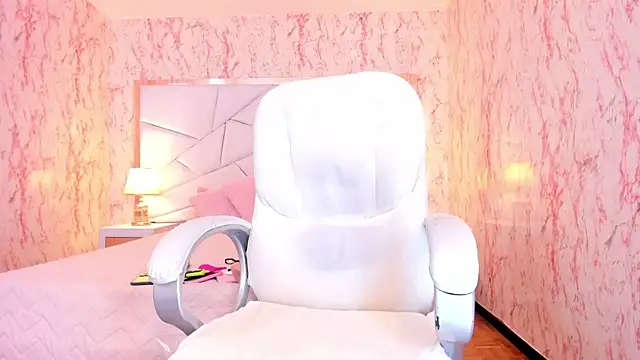 Emily_Whinfre webcam