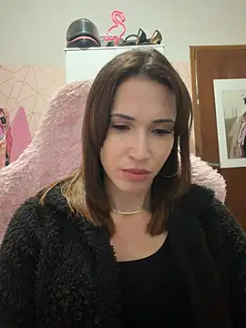 Irresistible37 webcam