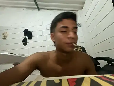 Max_TheHorseDick webcam