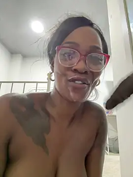 Bustykeyla live sex cam