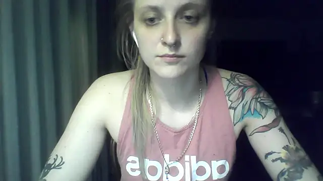 LeaWetGirl webcam