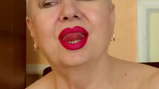 LadyPosh webcam