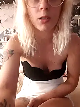 MarikaWild93 webcam