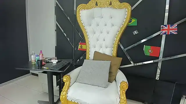 Aisha_hotts777 webcam