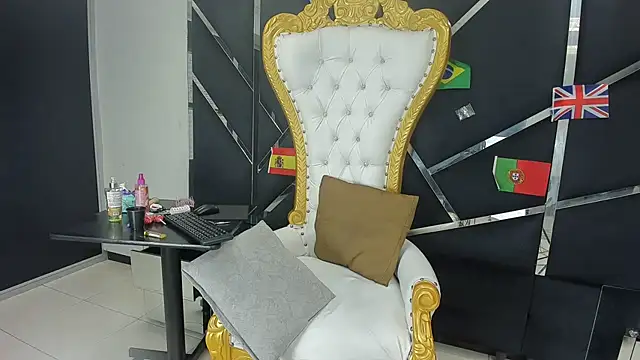 Aisha_hotts777 webcam