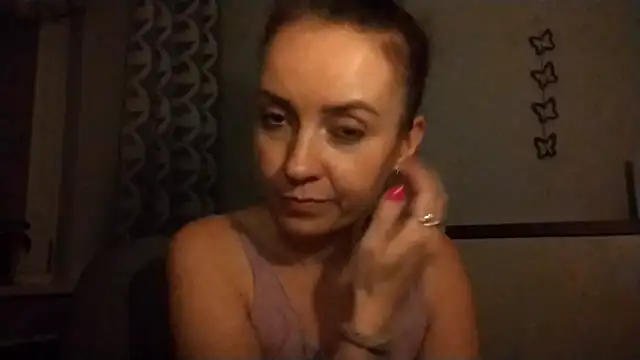 JenniferAlone webcam