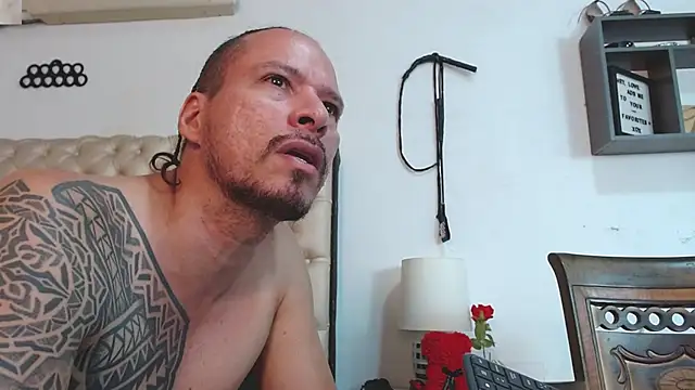 NinaAndRocco live cam on StripChat