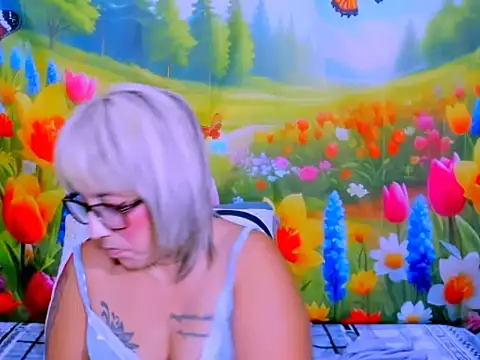 indianroxy webcam