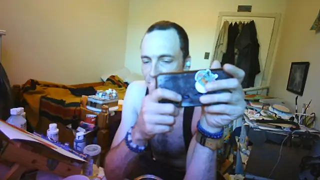 JohnnyMoves webcam