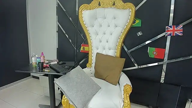 Aisha_hotts777 webcam