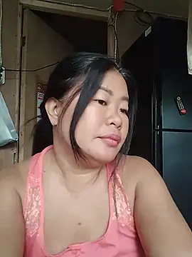 Lovelywoman43 webcam