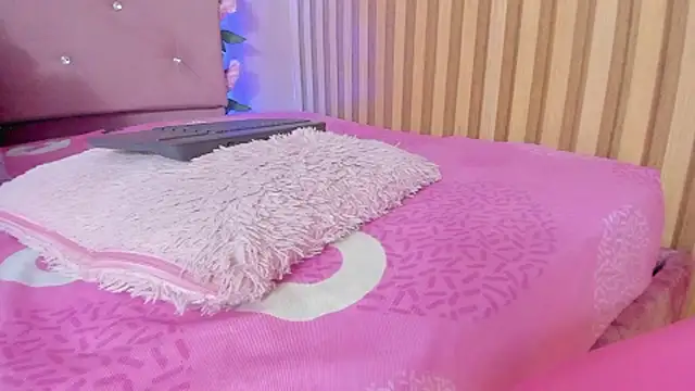 lovely__kiss__ webcam